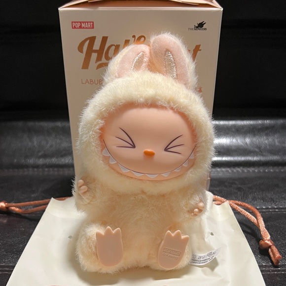 SISI ~ HAVE A SEAT LABUBU AUTHENTIC POPMART - Picture 3 of 5